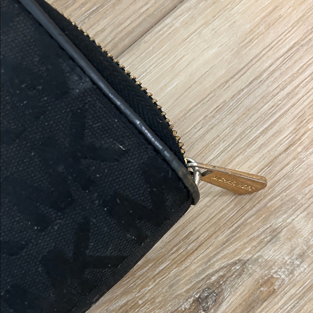 Michael Kors Black Wallet - Picture 5 of 6